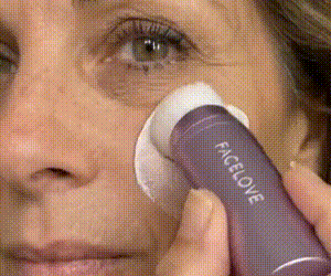 The stick that makes mature skin glow again - Adapting Foundation Stick with Built-In Brush
